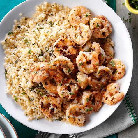 Lemon-Basil Grilled Shrimp & Couscous Shrimp Couscous, Basil Recipes, Couscous Recipes, Spring Dinner, Lemon Basil, Grilled Steak, Grilled Shrimp, Food Dinner, Idee Pasto Sano