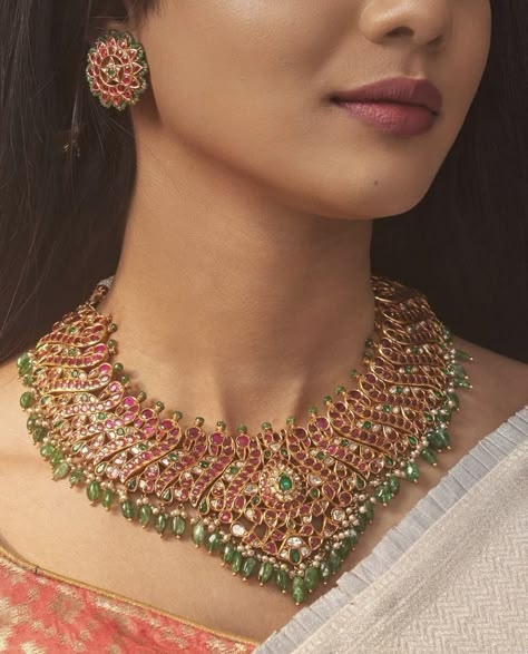 Latest Uncut Necklace Designs, Traditional Kundan Choker, Diamond Tussi Necklace, Latest Antique Necklace Designs, Tussi Necklace Gold, 30 Gms Gold Necklace Set, South Jewellery, Coral Jewelry Set, Temple Jewellery Earrings