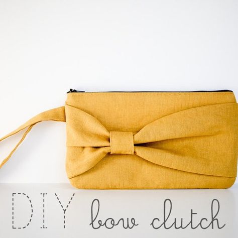 Zipper & Bow Clutch Tips Menjahit, Pochette Diy, Clutch Sewing, Clutch Tutorial, Bow Clutch, Diy Clutch, Sewing Tutorials Free, Costura Diy, Sewing Purses