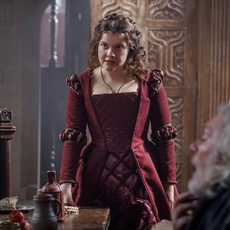 Georgie Henley as Margaret Tudor Witch Tv Shows, Charlotte Hope, Margaret Tudor, The Spanish Princess, Tudor Fashion, Spanish Princess, The Other Boleyn Girl, Princess Star, Georgie Henley