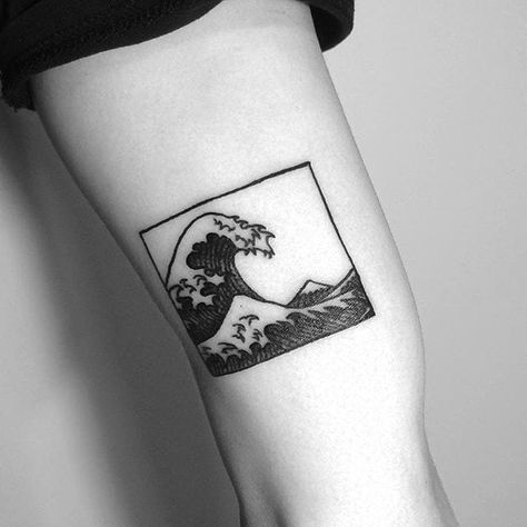 box tattoo Japanese Wave Tattoos, Square Tattoo, Wave Tattoo Design, Tato Minimal, Wave Tattoo, Muster Tattoos, Tattoos Geometric, Waves Tattoo, Aesthetic Tattoo