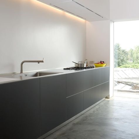 bulthaup Antwerp Ligna Recta on Instagram: “an amazing b3 kitchen, aluminum grey with a countertop in stainless steel. simple, yet super elegant! Always welcome in our showroom for…” Bulthaup Kitchen, Marble Floor, Double Vanity, Cool Kitchens, The Whole, Countertops, Showroom, Bathroom Vanity, Kitchen Design