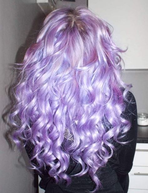 Lilac Hair Curly, Curly Lilac Hair, Lilac Curly Hair, Light Purple Hair Dye, Hairstyle With Butterfly Clips, Hairstyle With Butterfly, Lavender Hair Dye, Aemma Targaryen, Hair Piercing