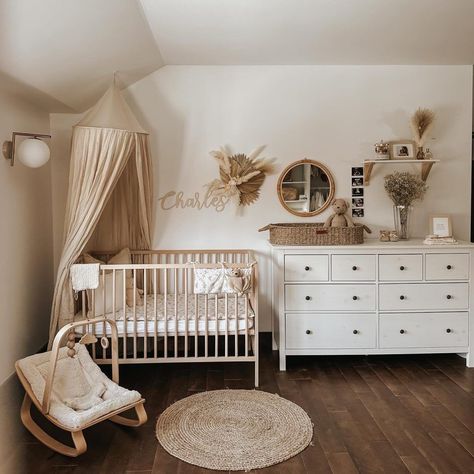 Das ist ein weiteres Babyzimmer Kids Room Decor Ideas, Baby Room Decor Neutral, Nursery Room Ideas, Boho Bedroom Decor Ideas, Beige Nursery, Cozy Baby Room, Newborn Room, Cozy Nooks, Baby Room Organization