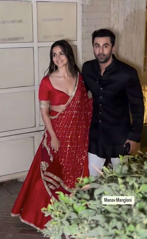 Ranbir Kapoor Traditional Wear, Kumauni Bride, Bollywood Aesthetics, Fashionable Saree, Engagement Decor, Indian Bridesmaid Dresses, Blouses Designs, Latest Bridal Lehenga, Gents Kurta