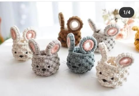 Macrame Easter Decoration, Bunny Macrame, Spring Macrame, Easter Macrame, Macrame Easter, Homemade Easter Decorations, Knitting 101, Crochet Hedgehog, Bunny Room