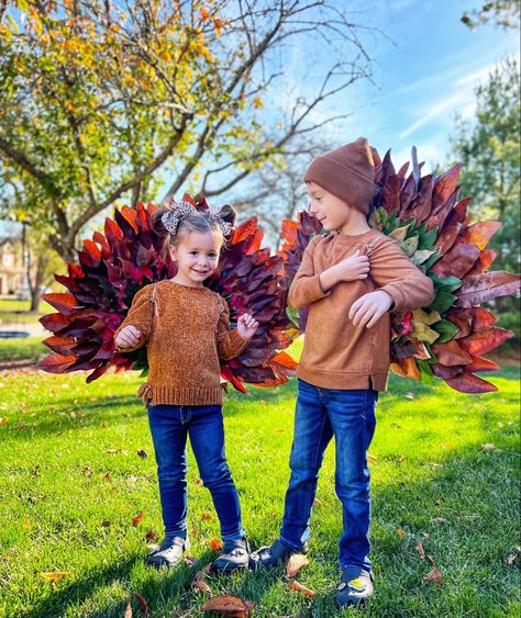 Turkey Costume Diy, Diy Turkey Costume, Thanksgiving Outfit Kids, Thanksgiving Costume, Thanksgiving Play, Pilgrim Costume, Turkey Costume, Leaf Turkey, Homemade Clothes