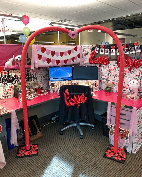 Valentine's Day Cubicle Contest Valentines Day Office, Pinterest Valentines, Work Cubicle, Valentine Centerpieces, Valentine's Day Decorations, Diy Valentine's Day Decorations, Diy Valentines Decorations, Cubicle Decor, Office Cubicle