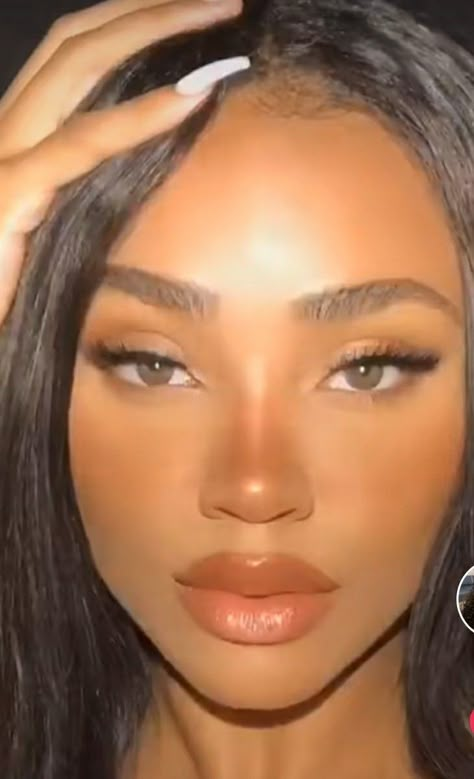 Slim V Shaped Face Aesthetic, Big Foxy Eyes, Amber Eyes Black Women, Fox Eyes Black Women, Upturned Almond Eyes, Symmetrical Face Aesthetic, Big Siren Eyes, Feline Eyes Natural, Slim Face Girl Aesthetic