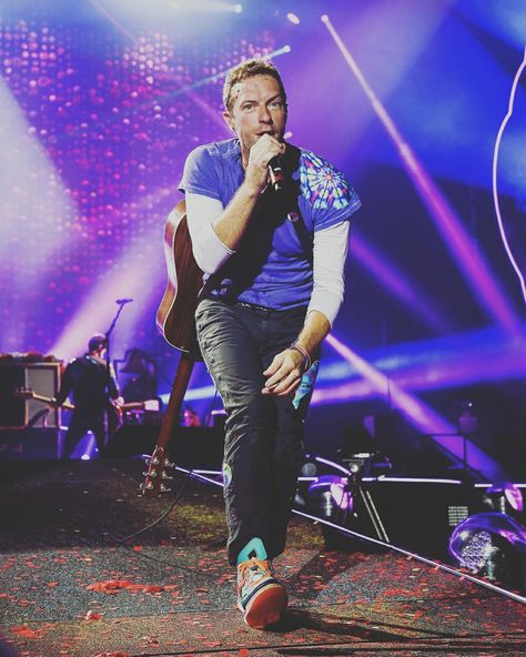 Chris ❤ Cris Martin, Coldplay Quotes, Enya Music, Bands Pictures, Coldplay Paradise, Coldplay Chris, Phil Harvey, Cold Play, Chris Martin Coldplay