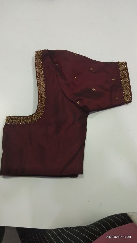 Maroon Blouse Embroidery Designs, Maroon Saree Blouse Design, Maroon Pattu Blouse Designs, Maroon Work Blouse, Marron Blouse Design, Plain Blouse Work Designs, Maroon Blouse Aari Work Designs, Maroon Blouse Designs, Floral Blouse Designs