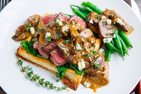 Beef Wellington Tarts with Mushroom Blue Cheese Sauce Mushroom Blue Cheese, Mushroom Blue, Blue Cheese Sauce, Cheese Sauce Recipe, Fine Dining Recipes, Beef Wellington, Cheese Sauce, Blue Cheese, Meat Dishes