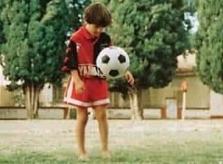 Messi Childhood, Young Messi, Lionel Messi Family, Funny Animal Images, Lionel Messi Fc Barcelona, Lionel Messi Wallpapers, Leonel Messi, Soccer Goal, Messi 10