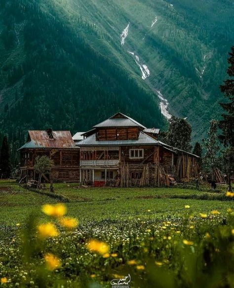 Nature Pakistan, Flying Bird Drawing, Pakistan Nature, Pakistan Beauty, Kashmir Pakistan, Azad Kashmir, Italy Aesthetic, Pretty Landscapes, City Wallpaper