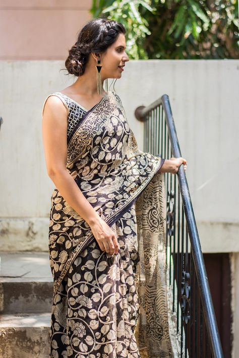 Black and white Kalamkari printed chiffon saree  #saree #blouse #houseofblouse #indian #bollywood #style #black #white #printed #kalamkari #semi #chiffon Printed Chiffon Saree, Kalamkari Prints, Blouses Saree, Latest Saree Blouse, Sari Style, Designer Blouses Online, House Of Blouse, Kalamkari Blouse, Saree Painting Designs