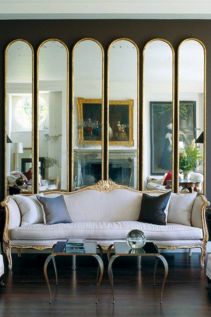 Large Antique Mirror, Vintage Sofa, A Living Room, Design Living, My New Room, Home Interior, Mirror Decor, Interior Inspiration, Tuscany