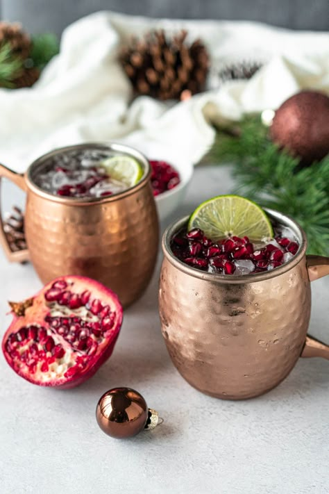 Christmas Moscow Mule, Pomegranate Moscow Mule, Pomegranate Tequila, Cocktail Christmas Party, Bar Maid, Pomegranate Drinks, Pom Juice, Cocktail Christmas, Moscow Mule Recipe