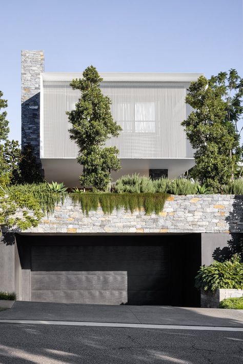 Batten Facade, Joe Adsett, Brisbane Architecture, Eco Outdoor, Island Beach House, Australia Brisbane, Black Houses, House Design Trends, Stone Facade