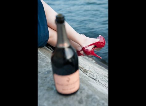 I like it! Winery Vineyard, Woman Wine, Wine Time, Red Shoes, Wine Lovers, Life Is Beautiful, Luxury Lifestyle, Lady In Red, Gin