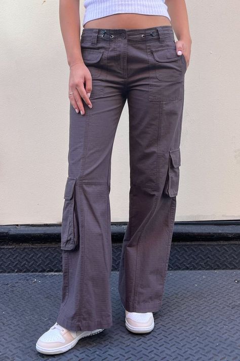 Thrift Cargo Pants, Brandy Melville Cargo Pants Outfit, Brandy Kim Cargo Pants, Dark Grey Parachute Pants Outfit, Kim Pants Brandy Melville Outfit, Brandy Cargo Pants, Kim Cargo Pants Outfit, Kim Pants Brandy Melville, Brandy Kim Pants