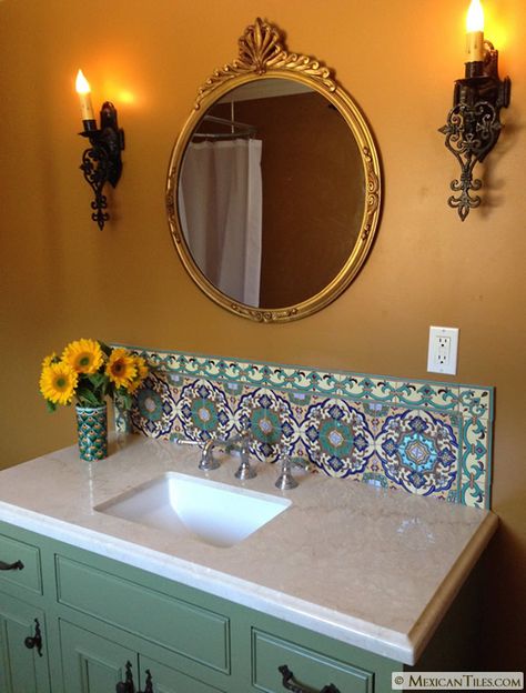 Mexican Style Bathroom, Mexican Tile Bathroom, Spanish Style Bathrooms, Mexican Bathroom, Spanish Home Decor, Tiles Designs, Green Living Room, Modern Mexican, Mexican Home Decor