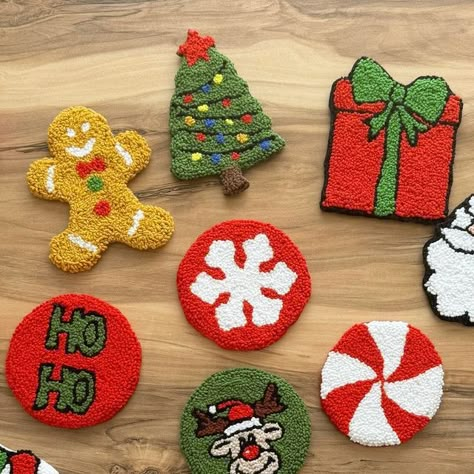 Punch By Ginger 🧶 on Instagram: "Getting into the Christmas spirit before it even arrives feels good. Yes, yes, I know it’s August 🎄🎊🎅  . . . . . . .  #punchneedle #giftforcarlovers #punchneedleart #punchmugrug #punchneedlemugrug #carcoasters #punchneedleembroidery #punchneedlegang #punchneedlegifts #mugrug #christmasdecor #christmasgifts #wholesale #howtopunchneedle #carcoaster #coffee #croissant #coffemug #christmas #christmasgifts  #noel #halloween" Winter Punch Needle, Christmas Tree Punch Needle, Punch Needle Ornaments, Punch Needle Christmas, Christmas Punch Needle, Punch Christmas, Christmas Punch, Mug Rug Patterns, Punch Needle Patterns