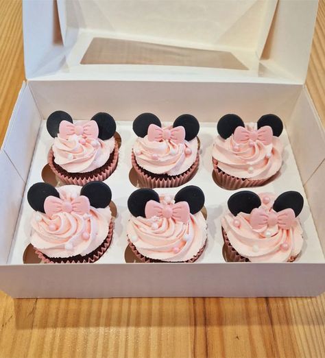 buttercream cupcakes, cupcakes buttercream cupcake ideas, cupcake decorating ideas,  birthday cupcakes, creative cupcakes, bouquet cupcakes, floral cupcakes, cupcakes, cupcakes for birthday Diy Minnie Mouse Cupcakes, Minnie Mouse Cupcakes Ideas, 3rd Birthday Cupcakes For Girl, Minnie Mouse Birthday Cupcakes, Minnie Mouse Cupcake Ideas, 1st Birthday Girl Cupcakes, Girls Birthday Cupcakes, Cupcakes For Birthday, Cupcakes Bouquet