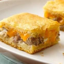 Sausage and Cheese Crescent Squares from Pillsbury Crescent Squares, Brunch Bites, Tasty Breakfast, Crescent Dough, Crescent Roll, Hash Browns, Think Food, Crescent Rolls, Breakfast Dishes