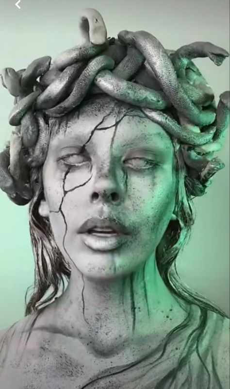 Weeping Angel Costume, Medusa Pictures, Medusa Painting, Medusa Makeup, Medusa Artwork, Medusa Snake, Medusa Costume, Medusa Art, Clever Halloween Costumes