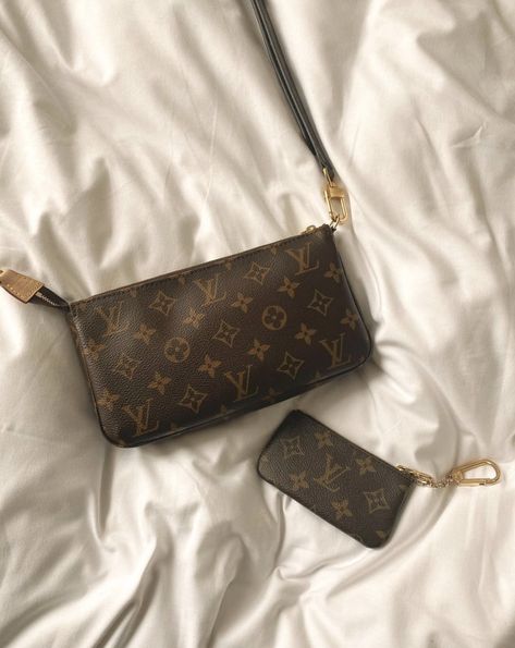 Louis Vuitton Key Pouch Aesthetic, Pochette Accessoires Louis Vuitton, Louis Vuitton Wristlet, Pochette Louis Vuitton, Louis Vuitton Key Pouch, Key Pouch, Louis Vuitton Pochette, Lv Bag, What I Want