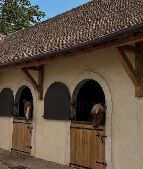 Countryside Farmhouse, Dream Stables, Dream Horse Barns, Future Farms, Rustic Bathroom Designs, Farm Lifestyle, Equestrian Facilities, Stables Design, Cute Bedroom Ideas