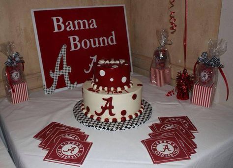 Alabama Themed Grad Party Alabama Party Decorations, Alabama Party Ideas, Alabama Themed Party, Bama Bound Graduation Party, University Of Alabama Graduation Party, Alabama Graduation Party, Alabama Graduation Pictures, Alabama Birthday Cakes, University Of Alabama Graduation