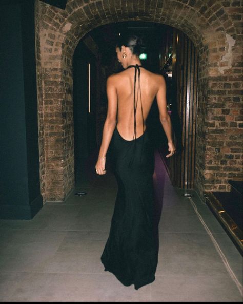 Low Back Formal Dress Evening Gowns, Low Back Dress Aesthetic, Plunge Back Prom Dress, Backless Dress Night Out, Black Classy Dress Aesthetic, Purple Backless Dress, Rat And Boa Black Dress, Black Prom Dress Backless, Aussie Formal Dresses