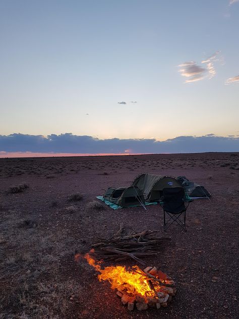 Was on a roadtrip from Melbourne to Uluru recently; took this beauty in the middle of the South Australian Outback. Outback Camping, Camping Youtube, California Camping, Best Camping Gear, Australian Outback, Outback Australia, Northern Territory, Dream Lifestyle, Camping Life