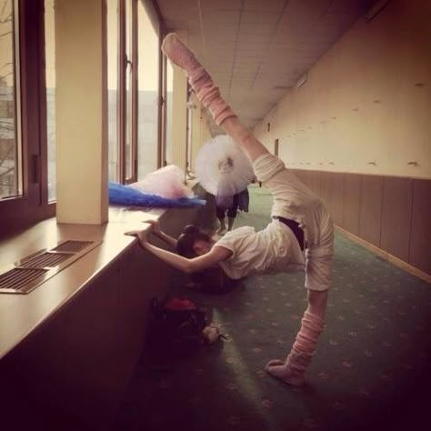 Gorgeous Bolshoi Ballet Academy, Vaganova Ballet Academy, Ballet Academy, Ballet Beauty, Bolshoi Ballet, Ballet Poses, Ballet Inspiration, Russian Ballet, Ballet Core