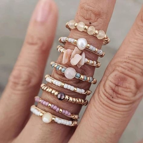 Dainty Gemstone and beaded rings stacked high on a ring finger. Diy Beads Ring, Gemstone Rings Aesthetic, Stretch Rings, Beaded Rings Ideas, Beaded Rings Aesthetic, Gemstone Bracelets Diy, Bead Rings Diy, Home Made Rings, Bohemian Beaded Rings As Gift