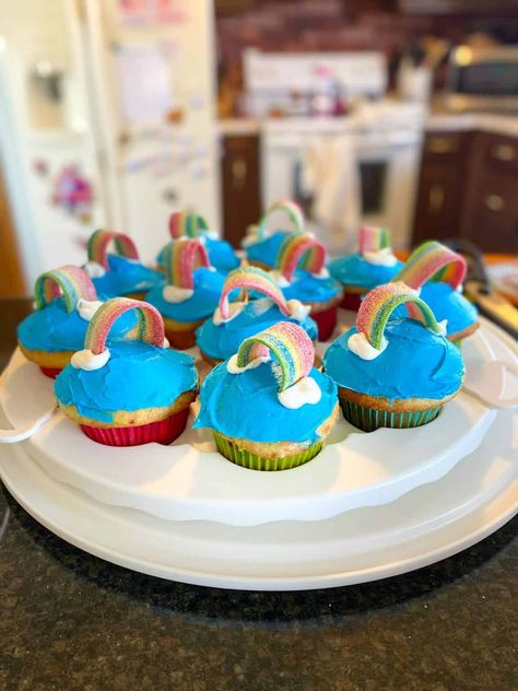 Rainbow Birthday Party - planningforkeeps.com Rainbow Birthday Party Ideas, Rainbow Themed Birthday Party, Rainbow Theme Party, Rainbow Connection, Rainbow Birthday Party, Rainbow Theme, Themed Birthday Party, Rainbow Birthday, Simple Ideas