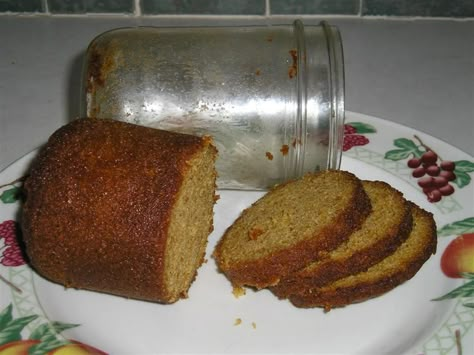 pumpkin bread in a jar Canned Bread, Can Bread, Mason Jar Baking, Mason Jar Desserts Recipes, Mason Jar Cakes, Bread Quick, Mason Jar Desserts, Home Canning Recipes, Canning Food Preservation