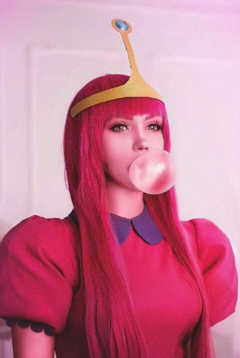 Bubblegum Photoshoot, Princess Bubblegum Halloween, Princess Bubblegum Costumes, Marceline Costume, Bubblegum Cosplay, Princess Bubblegum Cosplay, Marceline Cosplay, Adventure Time Cosplay, Easy Cosplay Ideas