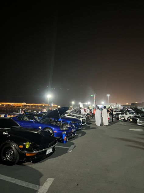 Car Meets Aesthetic, Car Show Aesthetic, Car Astethic Night, Car Meets Night, F1 Night Race Aesthetic, Car Race Aesthetic Night, F1 Aesthetic Night Race, Street Racing Cars Aesthetic Black, Retro Wallpaper Iphone