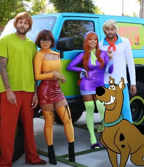 Thelma Costume Halloween Scooby Doo, Old Film Posters, Mystery Machine, Vw Art, Dark Disney, Pretty Bike, Hot Mess, Film Posters, Dress Ideas