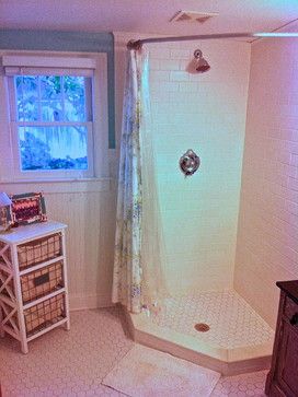 Neo Angle Shower Design Ideas: You can hang a shower curtain instead of doors...try for the garage bathroom Corner Shower Remodel, Corner Shower Curtain, Corner Shower Curtain Rod, Corner Shower Stalls, Small Shower Remodel, Neo Angle Shower, Small Shower, Bathroom Showers, Bath Redo