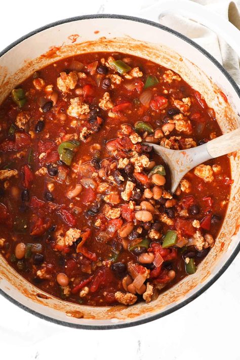 30-Minute Ground Chicken Chili Ground Chicken Chilli Recipes, Ground Chicken Chilli, Ground Chicken Ideas, Ground Chicken Chili Recipe, Ground Chicken Chili, Chili Chicken Recipe, Ground Chicken Recipes Healthy, Stovetop Chili, Chicken Chilli