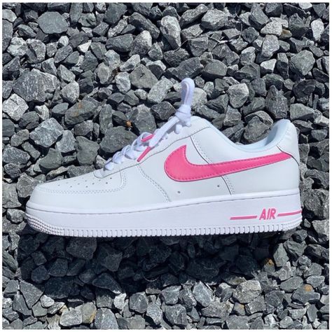 Af1 Designs, Pink Af1, Nike Vapormax Women, Hand Painted Air Force 1, Pink Air Force 1, Nike Shoes Custom, Sick Shoes, Hot Pink Shoes, Air Force 1 Shoes