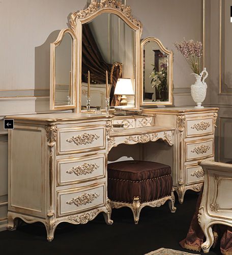 Vintage Gold Vanity, Luxury Furniture Bedroom, White And Gold Furniture, Regal Furniture, White Vintage Dresser, Classic Furniture Bedroom, Dressing Table Vintage, Dresser Aesthetic, Vintage Vanities