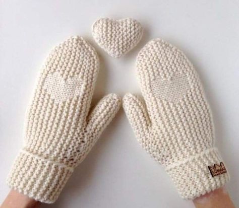 Knitted Gloves Mittens, Crochet Mittens Free Pattern, Crochet Scrubbies, Knitted Mittens Pattern, Hand Knit Mittens, Knitted Mittens, Knitting Basics, Colorwork Knitting, Knitted Heart