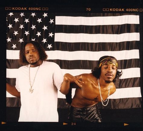 Today in 2000, Outkast released their classic 4th album, Stankonia. With records like “Ms. Jackson”, “So Fresh, So Clean” & more, the album peaked at #2 on the Billboard 200. Since release, Stankonia has been certified 5x platinum by the RIAA. 💿💿💿💿💿 #Outkast #00s #HipHop #BigBoi #Andre3000 #ML3ForTheCulture Outkast Andre 3000, Goodie Mob, Andre 3000, 00s Nostalgia, Hip Hop Classics, Big Boi, Music Appreciation, Black Photography, Neo Soul