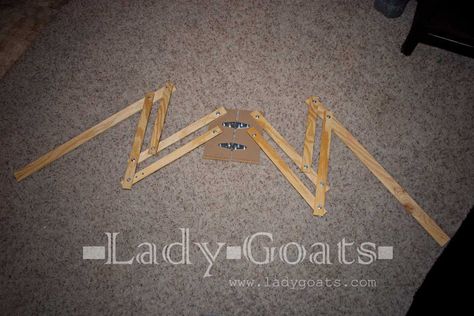 Lady Goats: Updated DIY Ender Dragon Costume - Articulating wings How To Make Retractable Wings, Retractable Wings Diy, Articulating Wings Diy, Enderdragon Costume, Ender Dragon Costume, Retractable Wings, Articulating Wings, Bird Wings Costume, Diy Sharpie Crafts