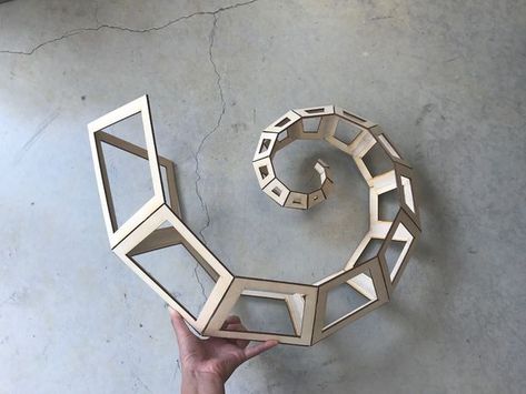 Kinetic Paper Art, Kinetic Structure, Kinetic Wall Art, Kinetic Design, Quadrilateral Shapes, Kinetic Architecture, Kinetic Art Sculpture, Useful Projects, Spiral Art