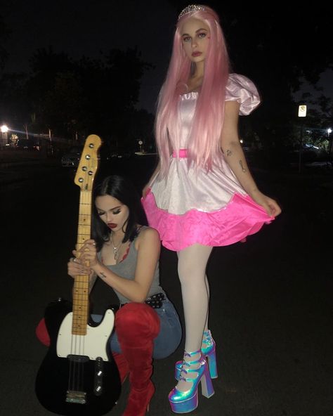 Bubble Gum Costume, Princess Bubblegum Halloween, Princess Bubblegum Costumes, Marceline Costume, Marceline Outfits, Princess Bubblegum Cosplay, Marceline Cosplay, Bubblegum Marceline, Marceline And Princess Bubblegum